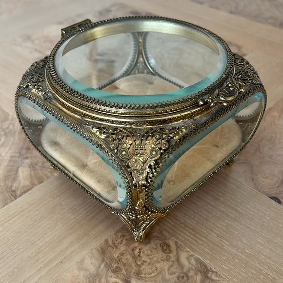Vintage Antique Jewellery Box Brass and bevelled Glass Velvet bottom Inside - Picture 4 of 7